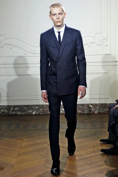 Look 24